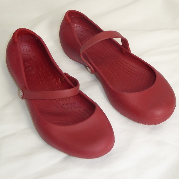 red crocs flats